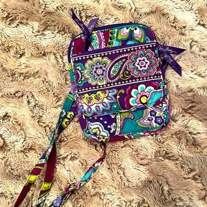 LIKE NEW Vera Bradley Crossbody Bag